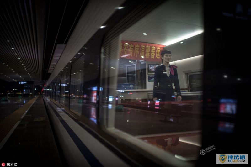 实拍“高姐”李宁宁春运第一天：每天能拿步数冠军（组图）