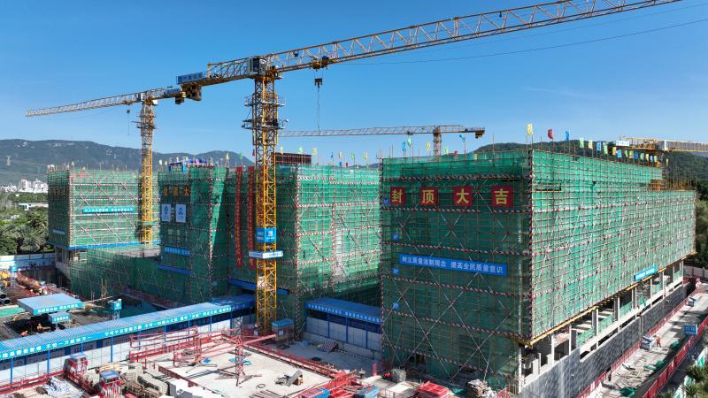 深圳中学大鹏学校全面封顶，预计明年9月开学，可提供学位2520个